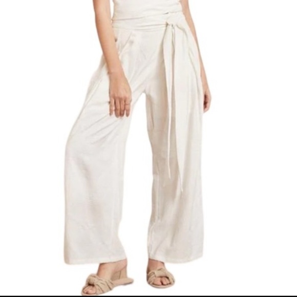 NEW LUCY PARIS Creamy White Wide Leg Textured Pants Size Large 12/14 - Picture 1 of 12